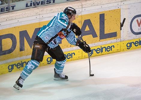 Corey Locke (EHC Liwest Black Wings Linz)  EHC Liwest Black Wings Linz vs EC Red Bulls Salzburg