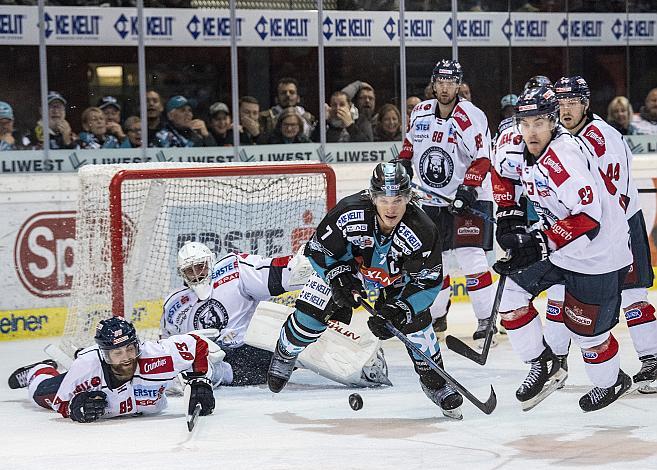 Brian Lebler (EHC Liwest Black Wings Linz)  EHC Liwest Black Wings Linz vs EKHL Medvescak Zagreb
