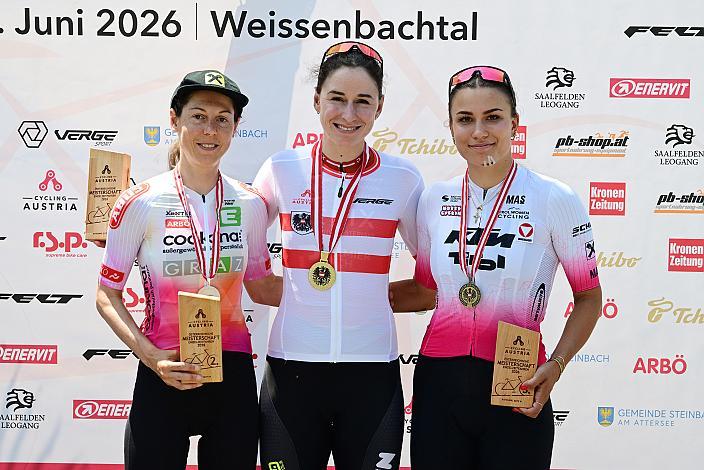 v.l. Podest der Damen 2. Platz Anna Kiesenhofer (AUT, Team Cookina ARBÖ ASKÖ Graz RLM Stmk), Siegerin Christina Schweinberger (AUT, Fenix-Premier Tech) , 3. Platz Tabea Huys (AUT, Tirol Woman Cycling)