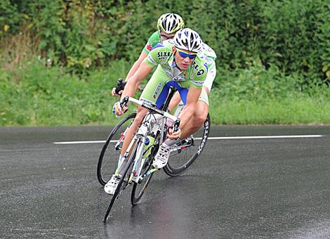 KRIZEK Matthias AUT REG Team 2000 Veneto Marchiol in der Abfahrt vom Stotzingerberg. 