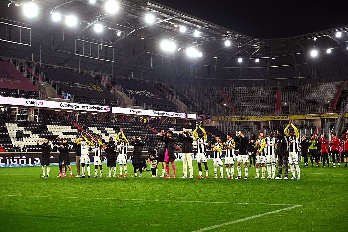 Der LASK feiert den Heimsieg, LASK  - WSG Tirol, Admiral Bundesliga 