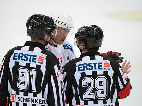 Alexander Egger, Bozen bei den Schiedsrichtern, EHC Liwest Black Wings Linz vs HCB Suedtirol
