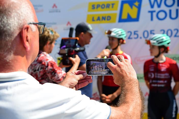 Bgm Gerhard Lueger (Ybbsitz), Beste Österreicherin Leila Gschwendtner (AUT, Smurfit Westrock Cycling Team), Ybbsitz - Hochkar, Sportland NÖ women tour