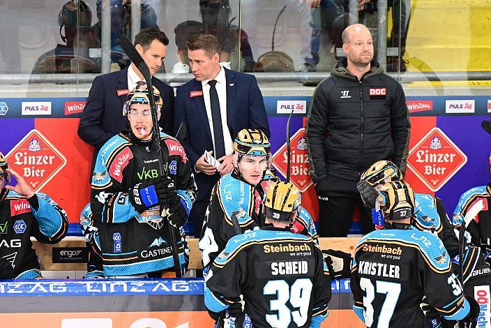 Head Coach Philipp Lukas (Steinbach Black Wings Linz), Assistent Coach Matej Hocevar (Steinbach Black Wings Linz) Win2Day ICE Hockey League,  Steinbach Black Wings Linz vs EC KAC,  Linz AG Eisarena 