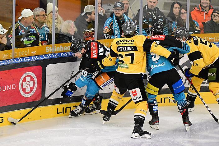 Graham Knott (Steinbach Black Wings Linz), Emilio Romig (Steinbach Black Wings Linz), Mikael Frycklund (HC Pustertal Wölfe), 19. Runde ICE, Steinbach Black Wings Linz vs HC Pustertal Wölfe, Linz AG Eisarena 