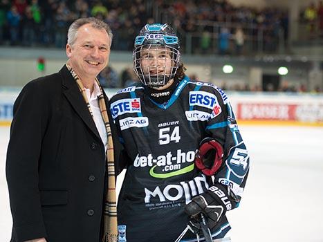 Mate Gaspar, Linz Spieler des Abends,  EHC Liwest Black Wings Linz vs HCB Suedtirol