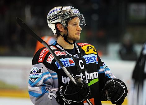 #21 Philipp Lukas, Stuermer und Kapitaen, Liwest Black Wings Linz vs. EC Moser Medical Graz 99ers