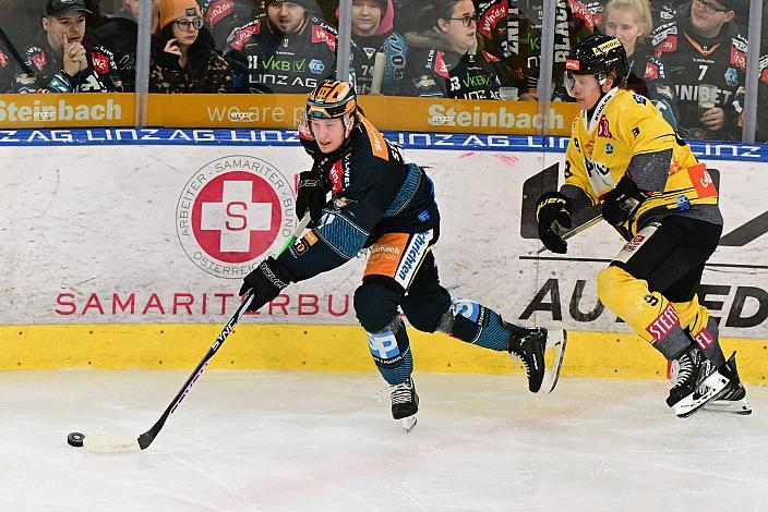 Brodi Stuart (Steinbach Black Wings Linz), Leon Wallner (spusu Vienna Capitals) Steinbach Black Wings Linz vs spusu Vienna Capitals, Ladies Charity, ICE Eishockey Liga, Linz AG Eisarena