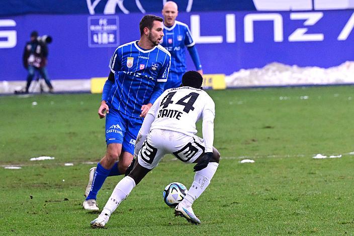 Julian Gölles (FC Blau-Weiß Linz), Amadou Dante (SK Puntigamer Sturm Graz), FC Blau-Weiß Linz  vs. Puntigamer Sturm Graz Admiral Bundesliga, 2023 - 2024