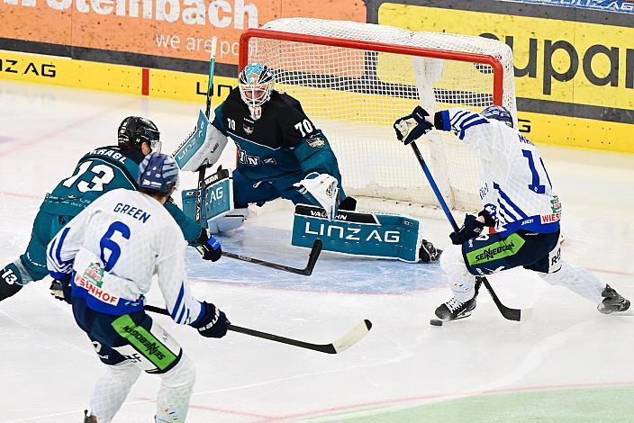 Tormann Dylan Wells (Steinbach Black Wings Linz), Tyler Madden (Straubing Tigers), Testspiel Steinbach Black Wings Linz vs Straubing Tigers, Linz AG Eisarena 