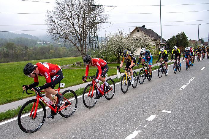 Daniel Auer (AUT, WSA KTM Graz) und das Feld Herren Elite, U23, Radliga, GP Vorarlberg, Nenzing