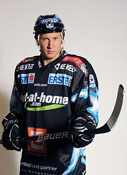 Robert Lukas, Verteidiger, Liwest Black Wings Linz