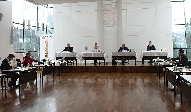 v.l. Vizebürgermeister Mag. Michael Täubel, Leonding, Bürgermeisterin Dr. Sabine Naderer-Jelinek, Leonding, Paul Resch (Präsident LRV Oberösterreich), Walter Ameshofer (LRV OÖ Vize Präsident)