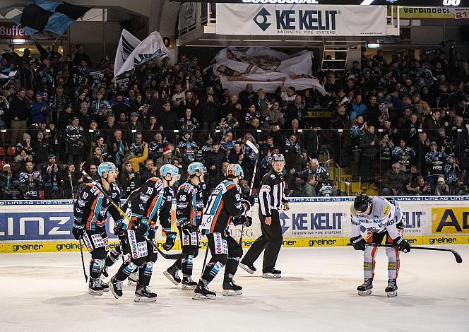 Im Bild: Stefan Gaffal (EHC Liwest Black Wings Linz) feiert das Siegestor,  Eishockey,  EHC Liwest Black Wings Linz vs Dornbirn Bulldogs