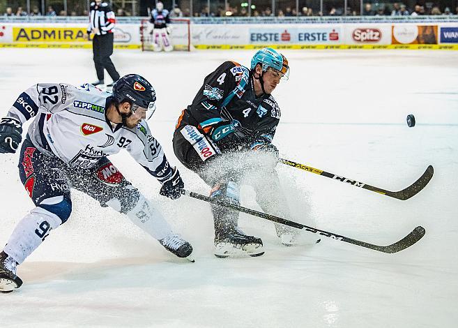 Anze Kuralt (Hydro Fehervar AV 19), Matt Finn (EHC Liwest Black Wings Linz),   Eishockey,  EHC Liwest Black Wings Linz vs AV 19 Szekesfehervar