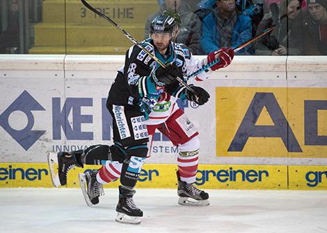 Dan DaSilva (EHC Liwest Black Wings Linz)  EHC Liwest Black Wings Linz vs HCB Suedtirol Alperia