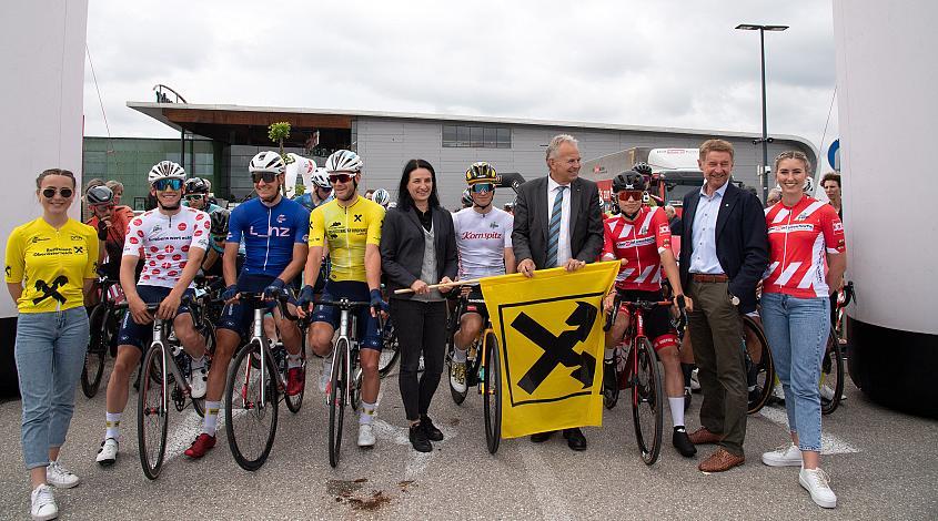 Start in Wels Wels Max.Center - Amag Ranshofen,  Int. Raiffeisen Oberösterreich Rundfahrt UCI Kat. 2.2