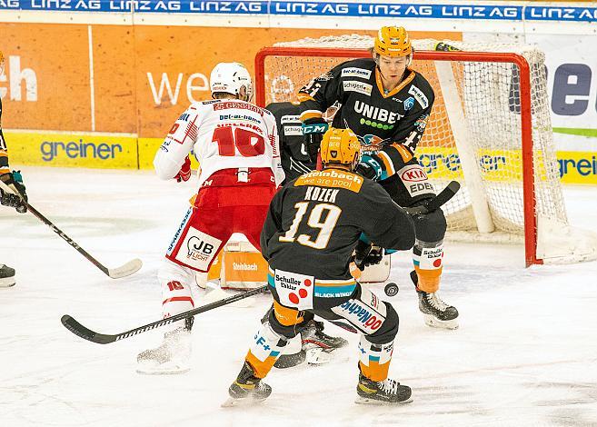 Andrew Kozek (Steinbach Black Wings 1992), Andrew Nielsen (Steinbach Black Wings 1992), Thomas Vallant (EC KAC),  Black Wings Linz vs  EC KAC,  Eishockey, Bet at Home ICE Hockey League