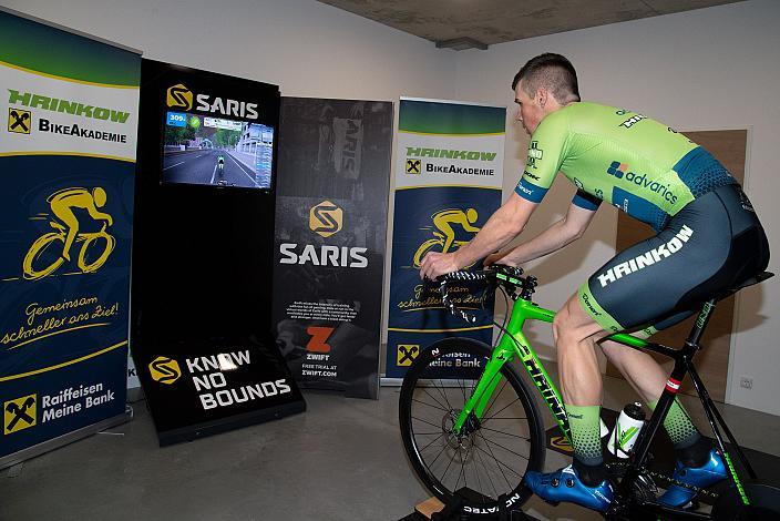 Johannes Hirschbichler (AUT, Hrinkow Advarics Cycleang Team) trainiert auf dem Saris Smarttrainer, Herren Elite, UCI Continental, Raiffeisen Hrinkow Bike Akademie