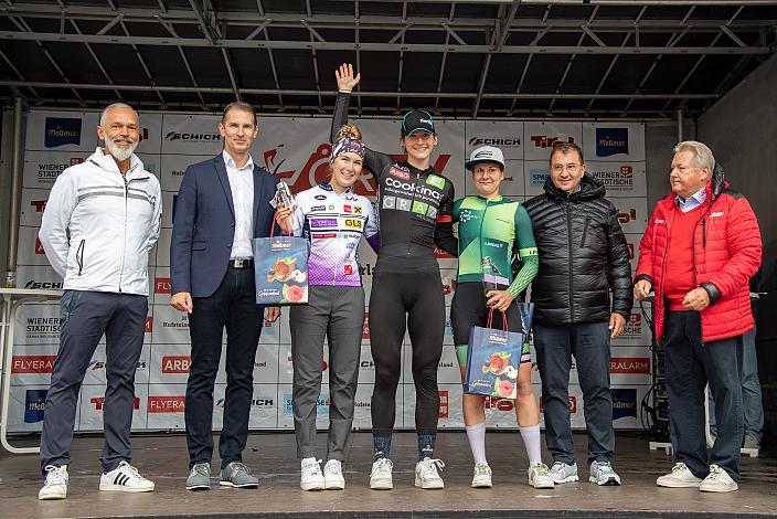 Podest Damen Rennen 2. Platz Leila Gschwentner (AUT, Union Raiffeisen Radteam Tirol), Siegerin Petra Zsanko (HUN, Team Cookina ARBÖ ASKÖ Graz RLM Stmk) Siegerin U23 Wertung, Lydia Ventker (GER, MAXX-Solar Linding Woman Racing RG),  Austrian Cycling League 2022, Radsport, Damen Radliga, Kufstein, Tirol, Radliga Finale 2022 