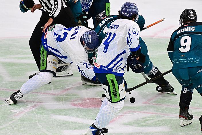 Lukas Kainz (Steinbach Black Wings Linz), Emil Romig (Steinbach Black Wings Linz), Linus Brandl (Straubing Tigers),  Testspiel Steinbach Black Wings Linz vs Straubing Tigers, Linz AG Eisarena 