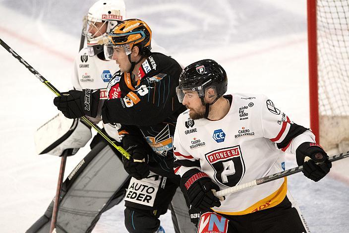 Michael Haga (Steinbach Black Wings Linz), Ivan Korecky (Bemer Pioneers Vorarlberg) Steinbach Black Wings Linz vs Pioneers Vorarlberg, 13. Runde ICE Hockey League, Steinbach Black Wings Linz, Linz AG Eisarena 