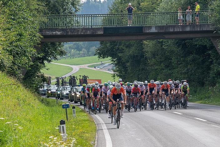 Attacke aus dem Feld 46. Int. Keine Sorgen,  Junioren Rundfahrt UCI Kat. MJ 2.1, 2. Etappe Rohrbach - Rohrbach