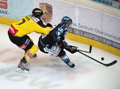 Patrick Spannring, Linz und Brett Carson, Wien, EHC Liwest Black Wings Linz vs UPC Vienna Capitals