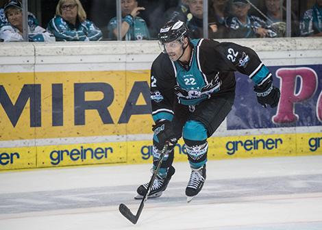 Jake Dowell (EHC Liwest Black Wings Linz) EHC Liwest Black Wings Linz  vs Straubing Tigers