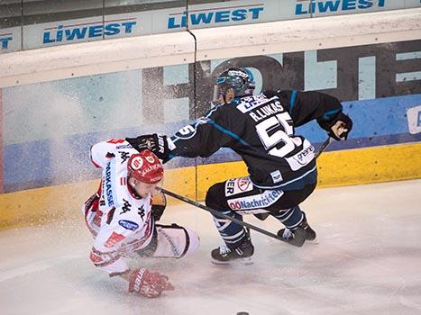 Robert Lukas, Linz EHC Liwest Black Wings Linz vs HC TWK Innsbruck