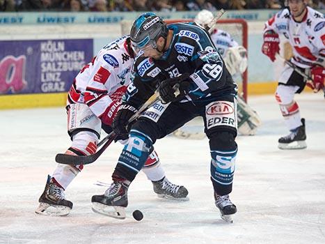 Mike Ouellette, Linz EHC Liwest Black Wings Linz vs HC TWK Innsbruck