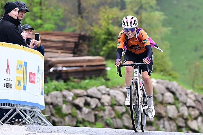 Malwina Mul (POL, MAT Atom Deweloper Wroclaw) im Gatorade Trikot der Gesamtführenden in der Punktewertung 02.06.2024. 4. Etappe, Waidhofen an der Ybbs. - Hochkar,  Sportland NOE WOMENS  KIDS Tour