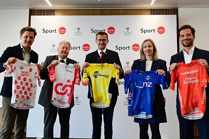 v.l. Andreas Winkelhofer (Geschäftsführer OÖ Tourismus), Harald J. Mayer (ÖRV, Präsident Österreichischer Radsportverband, Cycling Austria), Wirtschafts- und Sport-Landesrat Markus Achleitner (Oberösterreich), Karin Leitner (Vizebürgermeisterin und Sportreferentin der Stadt Linz), Wirtschafts- und Sport-Landesrat Markus Achleitner (Oberösterreich), Pressekonferenz Int. Raiffeisen Oberösterreich Rundfahrt (UCI Kat. 2.2), Olympiazentrum Linz