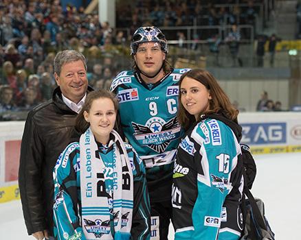 Spieler des Abends Brian Lebler (EHC Liwest Black Wings Linz)  EHC Liwest Black Wings Linz vs HCB Suedtirol Alperia