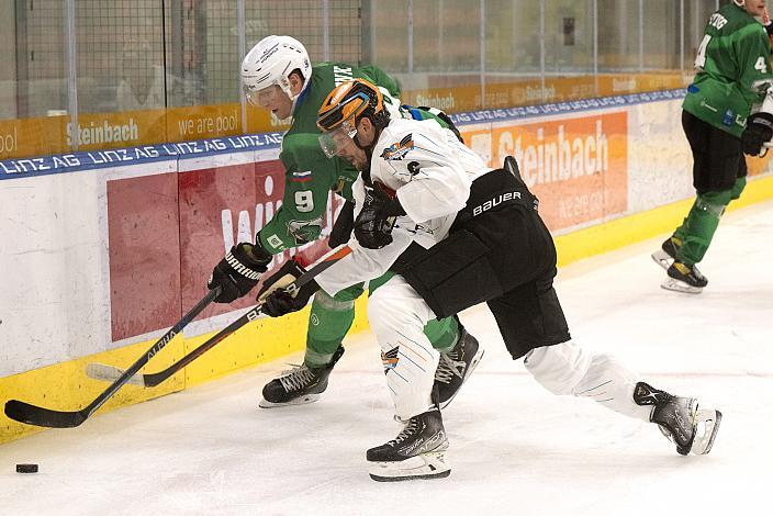 Alexander Lahoda (Steinbach Black Wings Linz), Kristjan Cepon (Olimpija Ljubljana) Steinbach Black Wings Linz vs Olimpija Ljubljana,  WIn2day ICE Hockey League