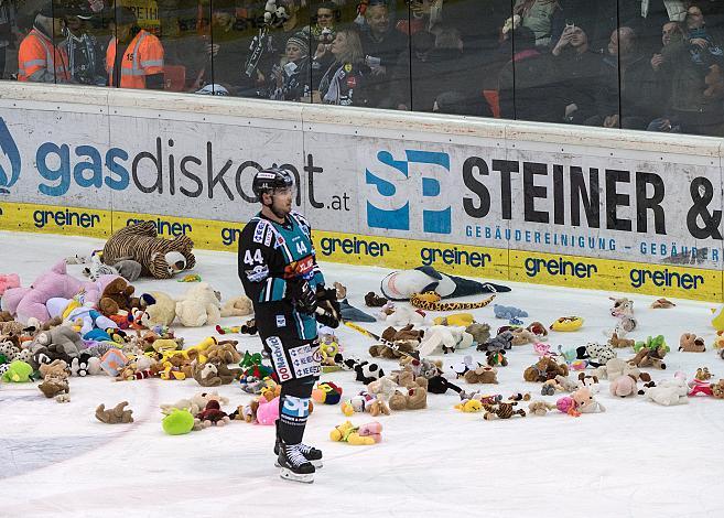 Shane O Brian (EHC Liwest Black Wings Linz), Teddy Bear Toss,  EHC Liwest Black Wings Linz vs Dornbirn Bulldogs
