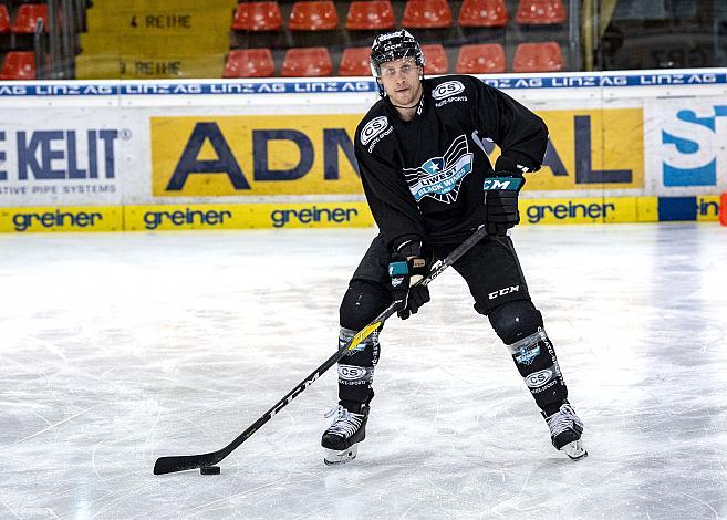 Im Bild: Steve Oleksy (EHC Liwest Black Wings Linz) Eishockey,  EHC Liwest Black Wings Lin z