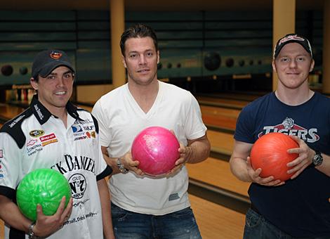 Bowlingabend der Liwest Black Wing, von links Alex Westlund, Markus Matthiasson, Andreas Judex. 