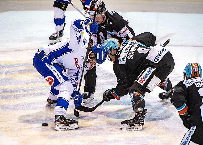 Im Bild: Patrick Bjorkstrand (EC Panaceo VSV), Rick Schofield (EHC Liwest Black Wings Linz) Eishockey,  EHC Liwest Black Wings Linz vs EC Panaceo VSV