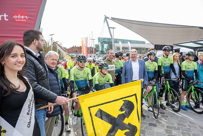 Start in Leonding Herren Elite, U23, Radliga, 62. Radsaison-Eröffnungsrennen Leonding, Oberösterreich 