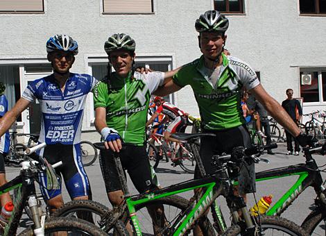 Das Siegerpodest der Landesmeisterschaft von links, 2. Platz fuer Florian Kremmaier, NF Mazda Eder Walding, Sieger und Landesmeister Willibald Vorderderfler, Team Hrinkow und 3. Platz Lukas Stoiber, Team Hrinkow.