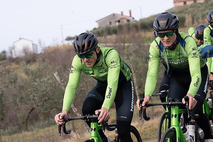 Riccardo Verza (ITA, Hrinkow Advarics), Jaka Primozic (SLO, Hrinkow Advarics),Trainingscamp Porec, Kroatien, Team Hrinkow Advarics Cycleang, UCI Continental Team,