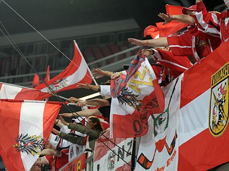 Fans von Team Austria. Oesterreich und Team Ukraine  