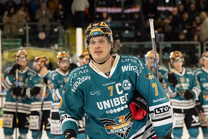 Spieler des Abends Brian Lebler (Steinbach Black Wings Linz) Steinbach Black Wings Linz vs EC ID Wärmepumpen VSV, 47. Runde, Retro Night, ICE Hockey League, Steinbach Black Wings Linz, Linz AG Eisarena 