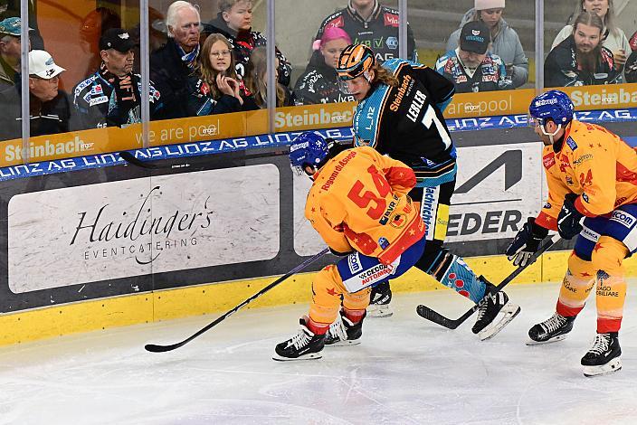 Angelo Miceli (Migross Supermercati Asiago Hockey 1935), Brian Lebler (Steinbach Black Wings Linz)   Win2Day ICE Hockey League,  Steinbach Black Wings Linz vs  Migross Supermercati Asiago Hockey 1935,  Linz AG Eisarena 