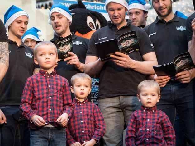 Rob Hisey (EHC Liwest Black Wings Linz),  EHC Liwest Black Wings Linz Adventsingen, Plus City Einkaufszentrum 