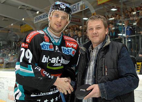 #79 Gregor Baumgartner, Stuermer, Liwest Black Wings Linz Spieler des Abends.