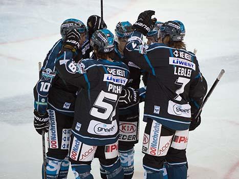 Linz feiert, EHC Liwest Black Wings Linz vs EC KAC