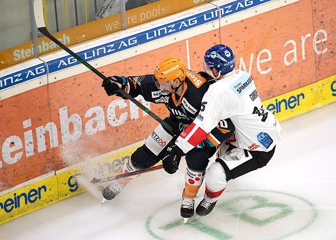 Marc-Andre Dorion (Steinbach Black Wings 1992), Felix Girard (HC Tiwag Innsbruck - Die Haie), Black Wings Linz vs HC Innsbruck die Haie, Eishockey, Bet at Home ICE Hockey League