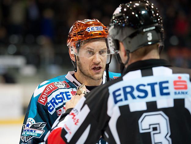 Philipp Lukas, Linz und Ladislav Smetana, Schiedsrichter, EHC Liwest Black Wings Linz vs HC Orli Znojmo